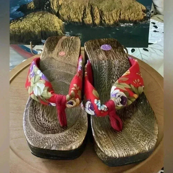 Floral Strip Japanese Wooden Sandals Size 39/ 6-7.5 - Picture 2 of 9